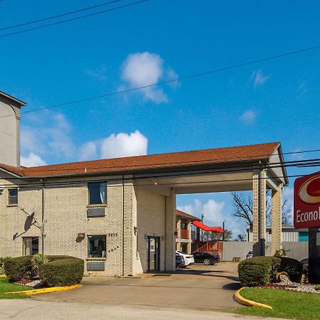 Econo Lodge Houston Brookhollow Екстериор снимка
