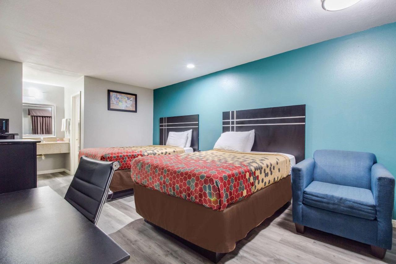 Econo Lodge Houston Brookhollow Екстериор снимка