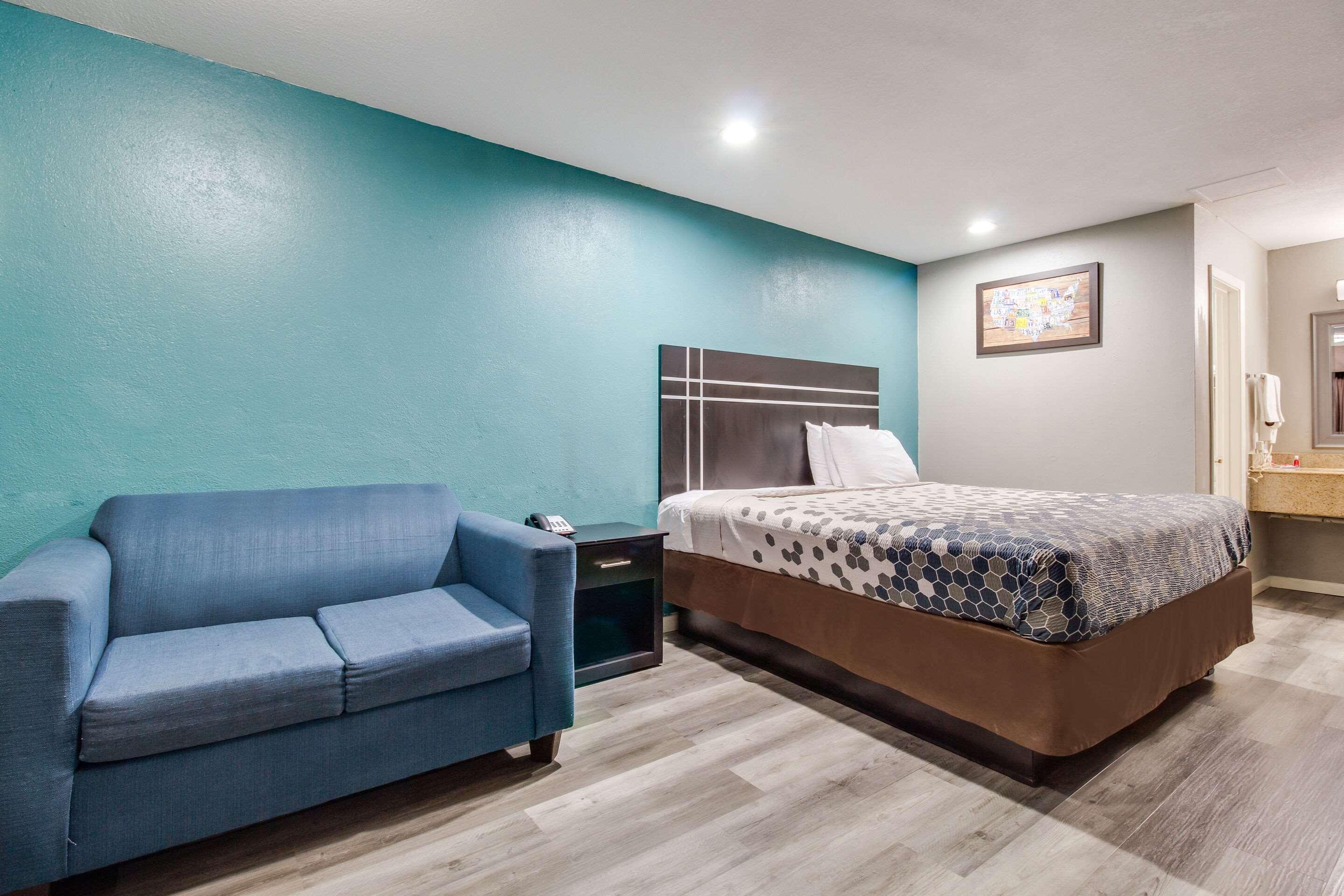 Econo Lodge Houston Brookhollow Екстериор снимка