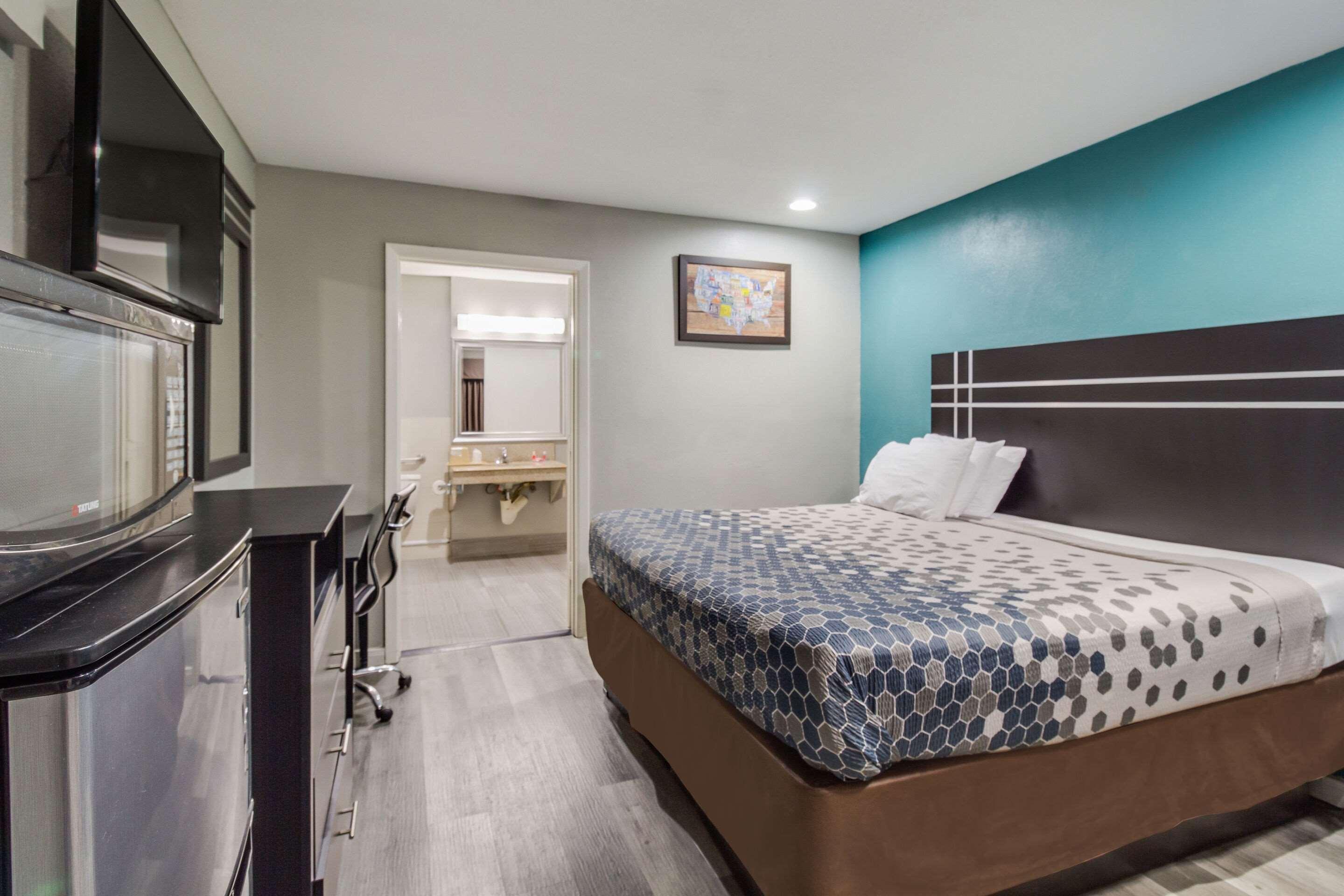 Econo Lodge Houston Brookhollow Екстериор снимка