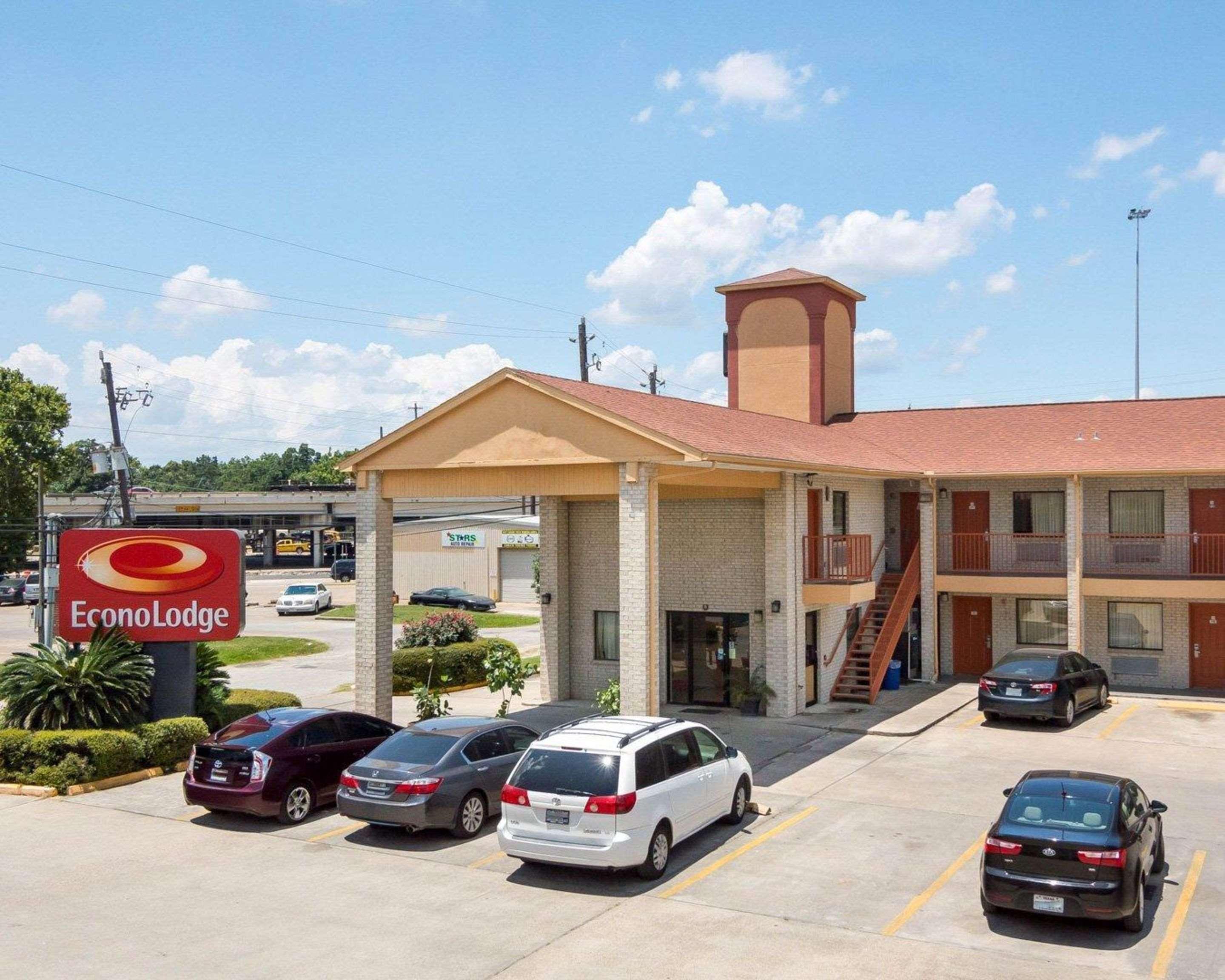 Econo Lodge Houston Brookhollow Екстериор снимка