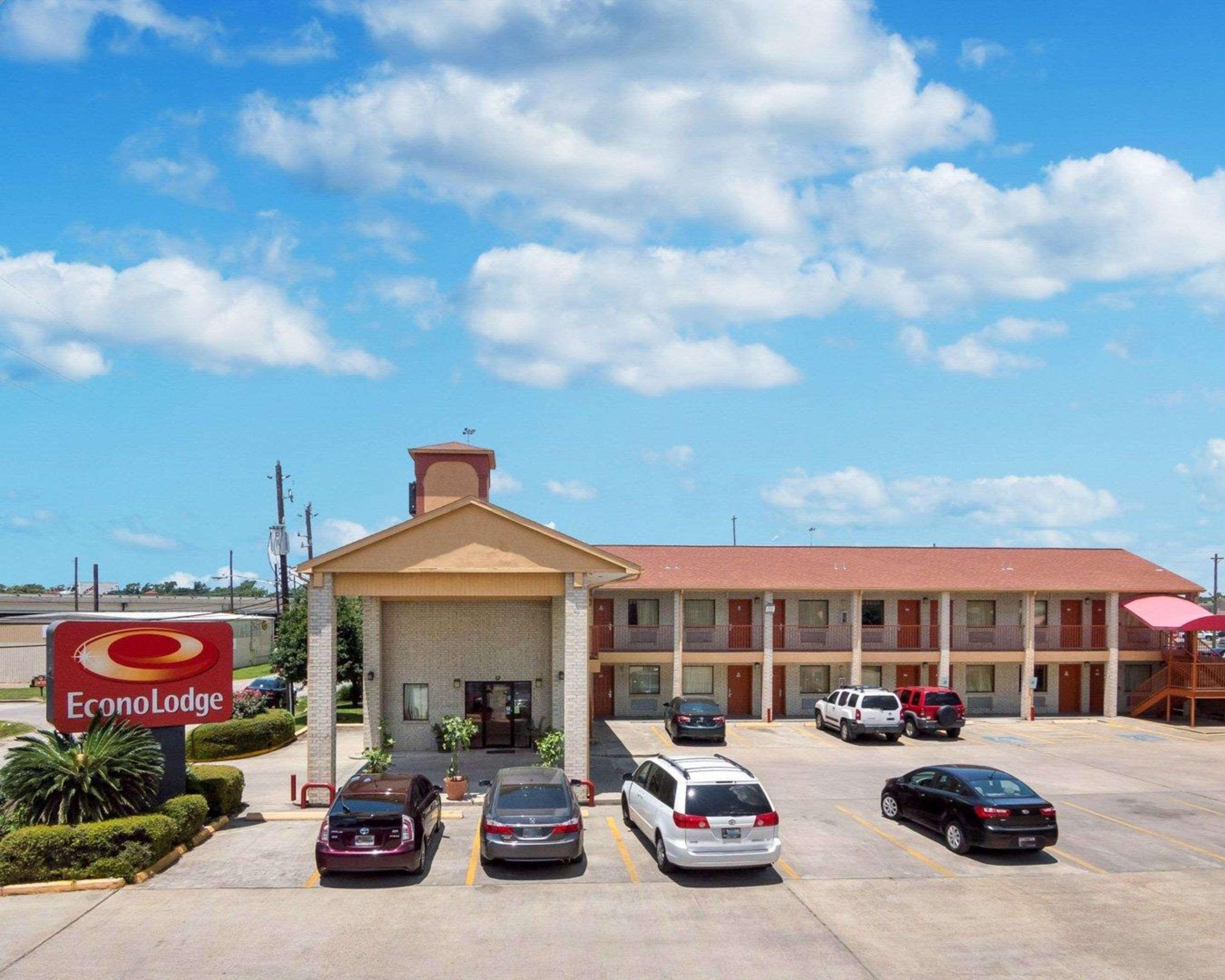 Econo Lodge Houston Brookhollow Екстериор снимка