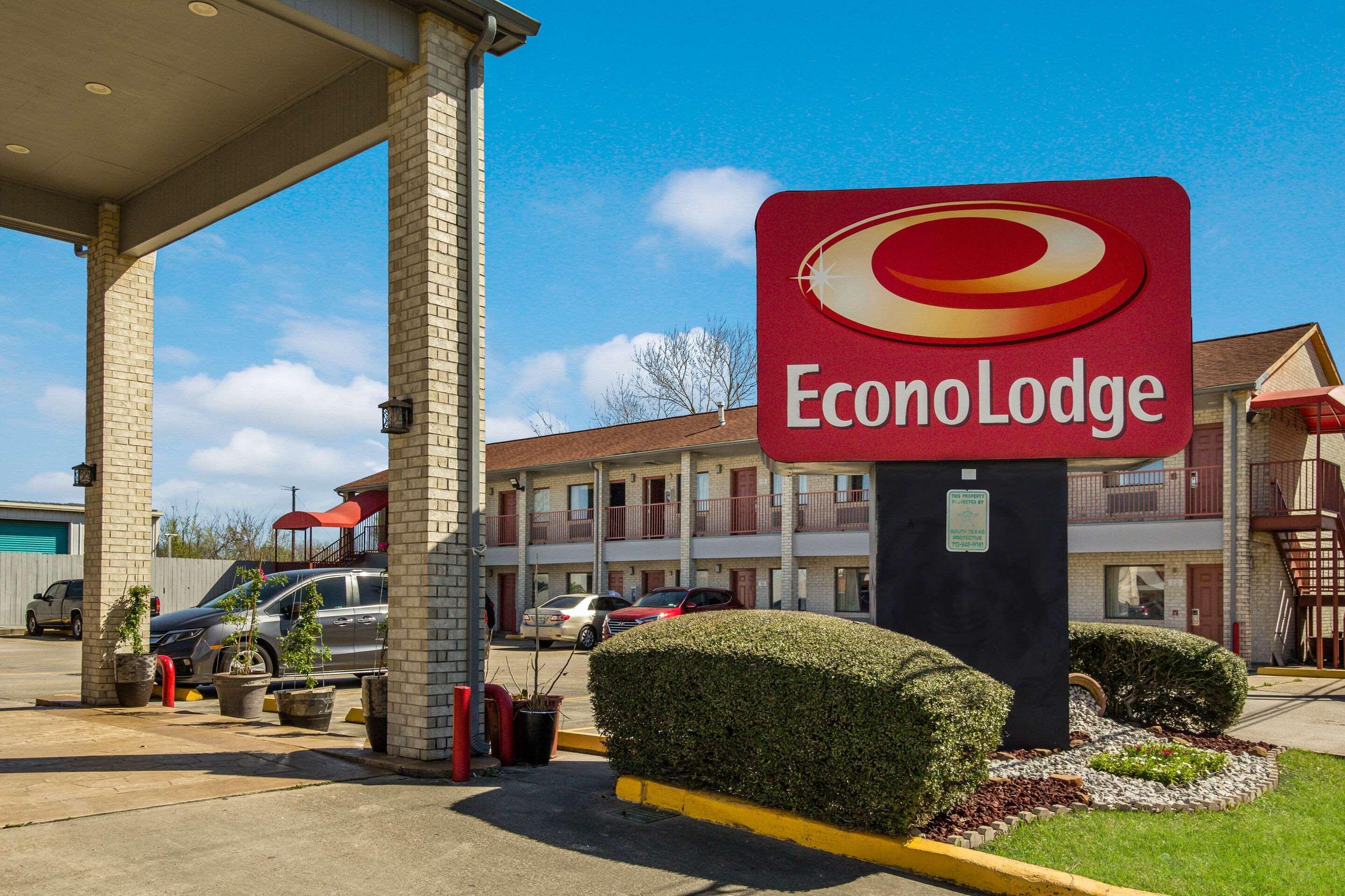 Econo Lodge Houston Brookhollow Екстериор снимка