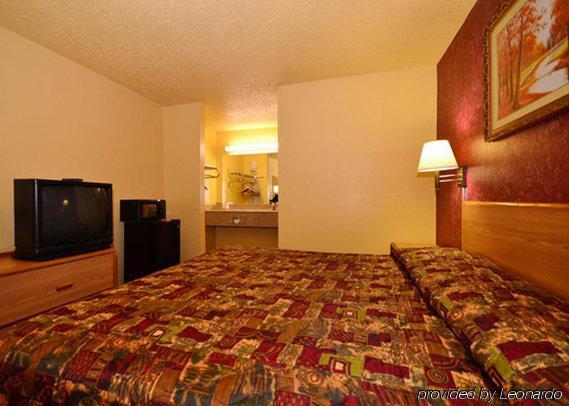 Econo Lodge Houston Brookhollow Стая снимка