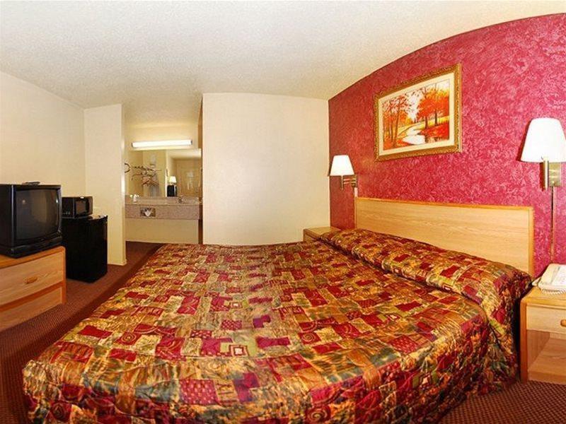 Econo Lodge Houston Brookhollow Екстериор снимка