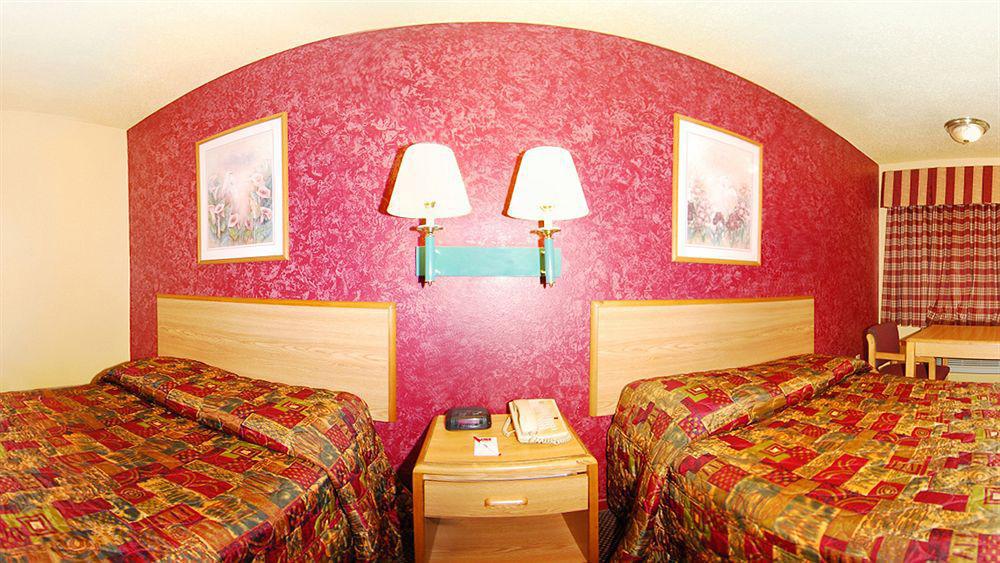 Econo Lodge Houston Brookhollow Екстериор снимка
